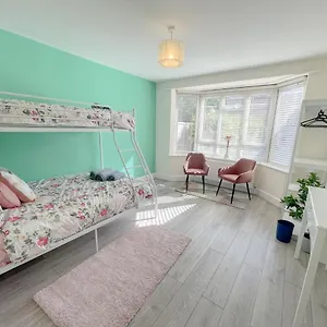 Large 3 Bedroom & 2 Bath - Ground Floor With Parking , Bournemouth United Kingdom