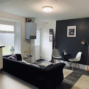 40 Carlton Tce F1 , Swansea United Kingdom